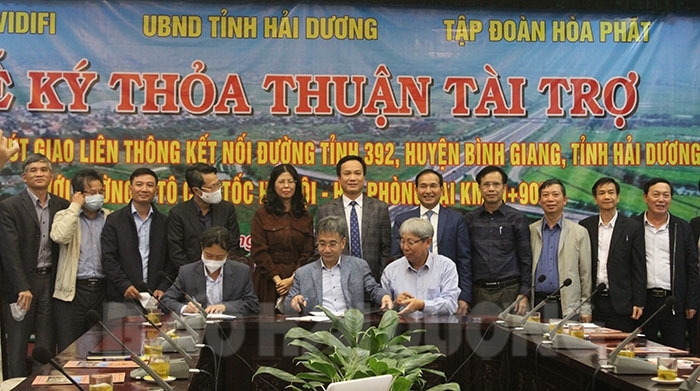 VIDEO: Ký văn bản thỏa thuận tài trợ xây dựng nút giao với đường cao tốc Hà Nội – Hải Phòng